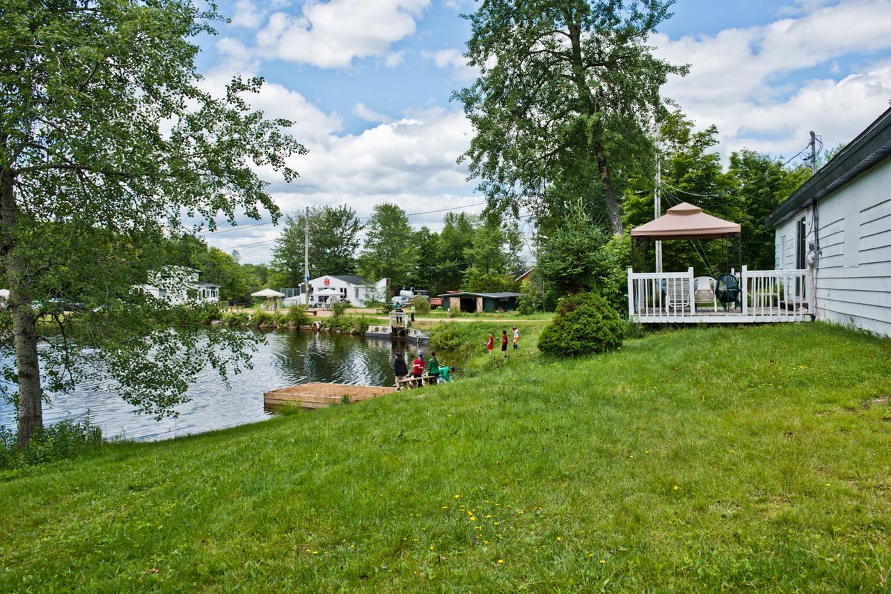 Chalets Lac Beauport Exterior photo